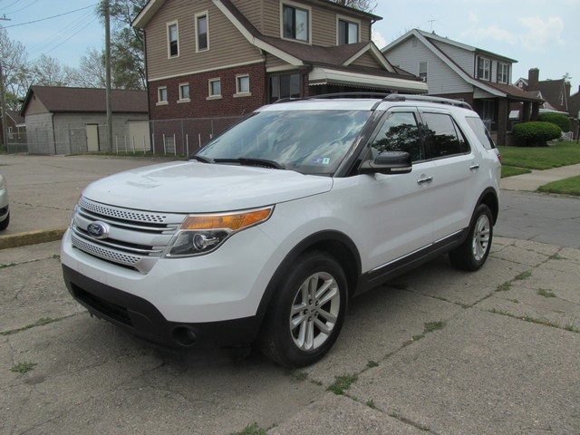 2015 Ford Explorer XLT 4x4's photo