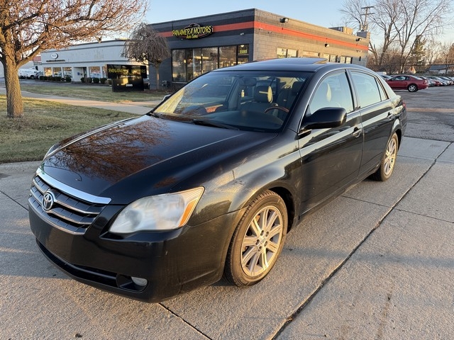 2005 TOYOTA AVALON