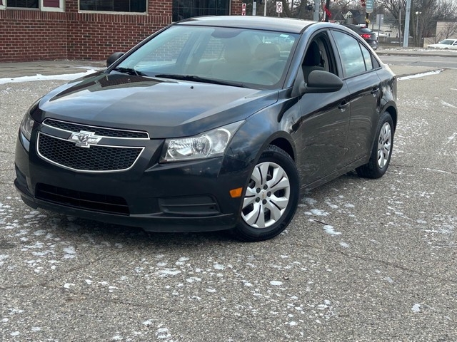 2013 Chevrolet Cruze LS's photo