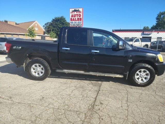 2004 Nissan Titan LE