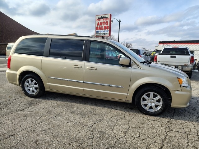 2012 Chrysler Town & Country Touring