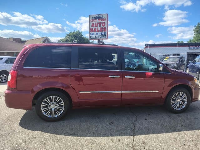 2016 Chrysler Town & Country